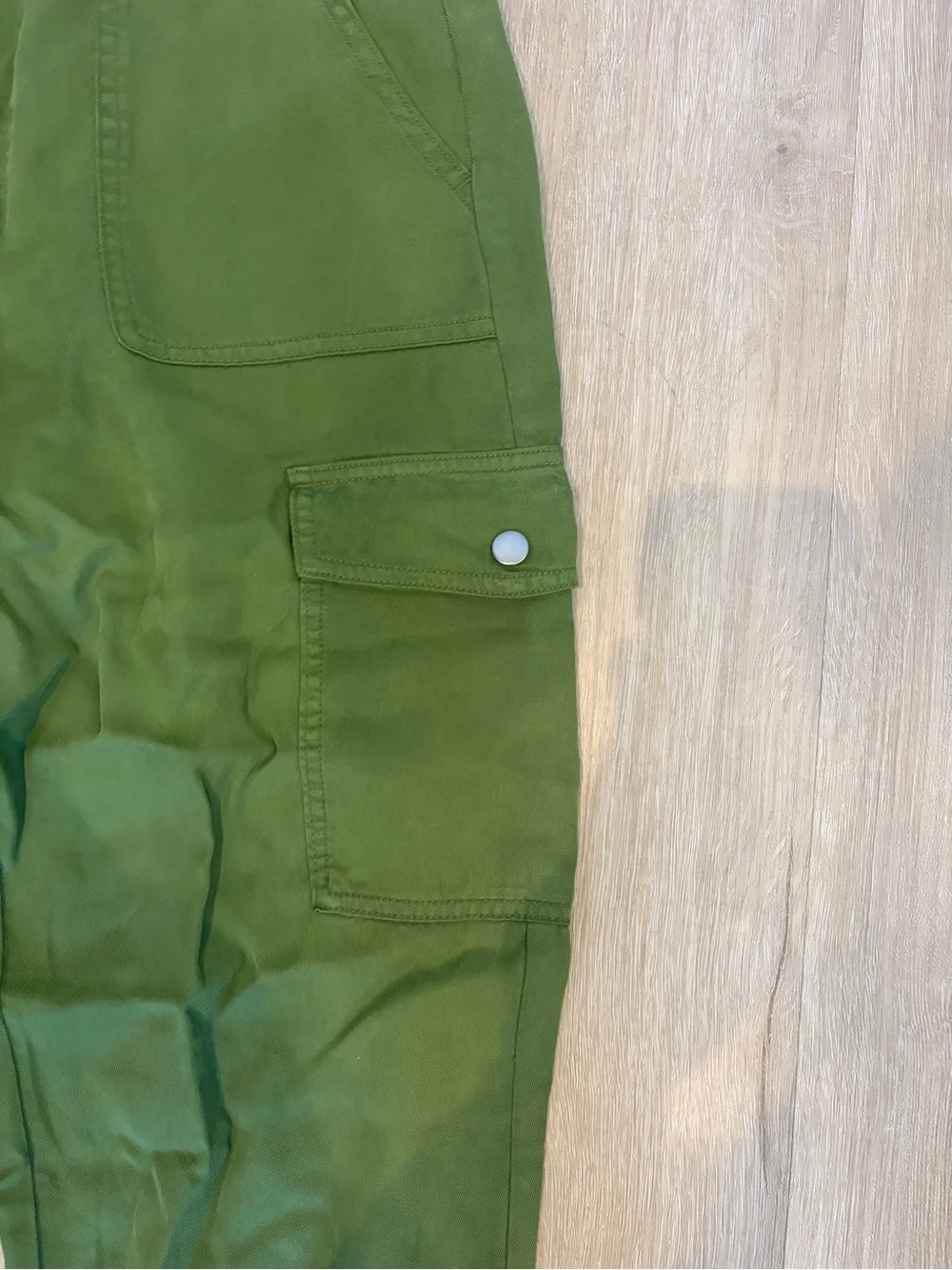 Nicole Miller New York Olive Green Lyocell Cargo Pants | Size 4